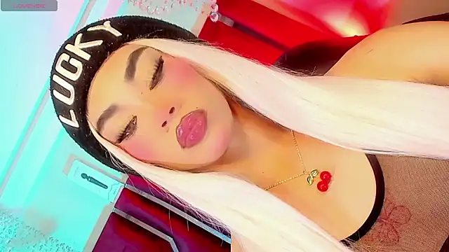 Snapshot of Dafnne-xxx chatting on June 16, 10:01 pm Dafnne-xxx online show from June 16, 10:01 pm