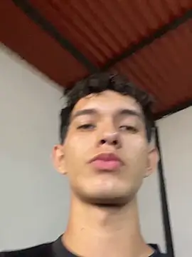 Snapshot of adri_boy chatting on June 18, 8:13 pm adri boy online show from June 18, 8:13 pm