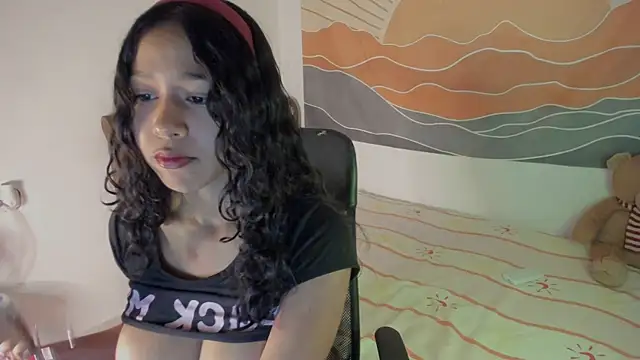 Snapshot of SiaVelour_ chatting on June 17, 10:54 pm SiaVelour online show from June 17, 10:54 pm