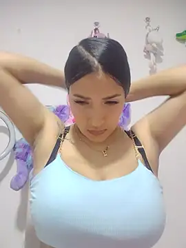 Snapshot of sofia_milky chatting on July 2, 4:51 am sofia milky online show from July 2, 4:51 am