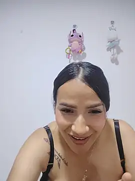 Snapshot of sofia_milky chatting on July 7, 6:47 am sofia milky online show from July 7, 6:47 am