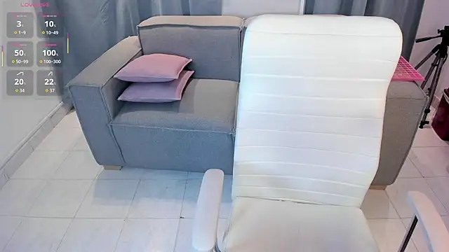 Snapshot of Nayla_Luxe chatting on July 3, 12:00 pm Nayla Luxe online show from July 3, 12:00 pm