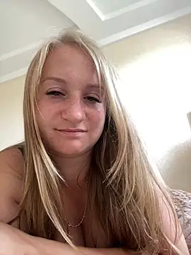 Snapshot of Emilia_ki chatting on June 23, 10:46 am Emilia ki online show from June 23, 10:46 am