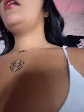 Snapshot of HoneyBunXXX chatting on July 28, 9:14 pm HoneyBunXXX online show from July 28, 9:14 pm