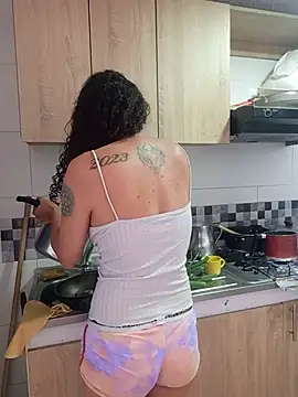 Snapshot of Claro_de_Luna chatting on August 2, 3:43 pm Claro de Luna online show from August 2, 3:43 pm
