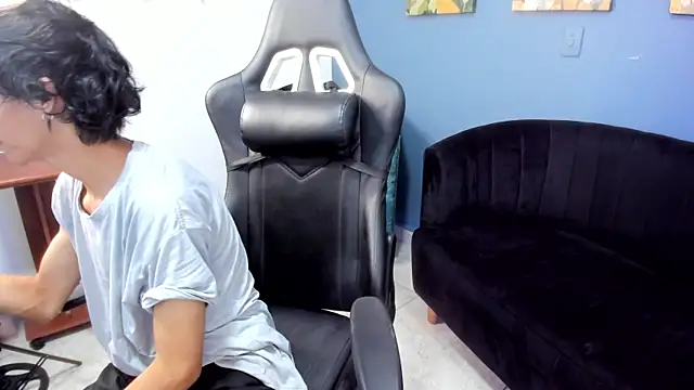 Snapshot of justin_twink20 chatting on July 6, 6:32 pm justin twink20 online show from July 6, 6:32 pm