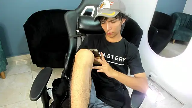 Snapshot of justin_twink20 chatting on July 8, 6:34 pm justin twink20 online show from July 8, 6:34 pm
