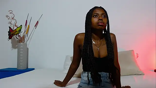 Snapshot of AmaraBennett chatting on June 17, 9:16 pm AmaraBennett online show from June 17, 9:16 pm