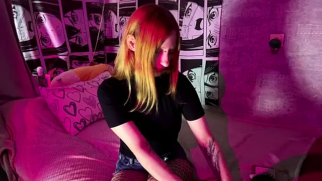 Snapshot of Sasha_RedStar chatting on July 3, 10:10 am Sasha RedStar online show from July 3, 10:10 am