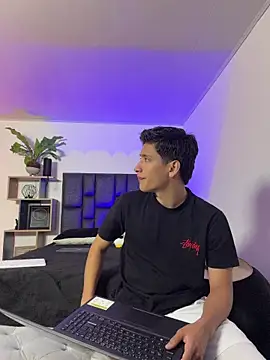 Snapshot of SantiLux_ chatting on June 21, 3:53 am SantiLux online show from June 21, 3:53 am