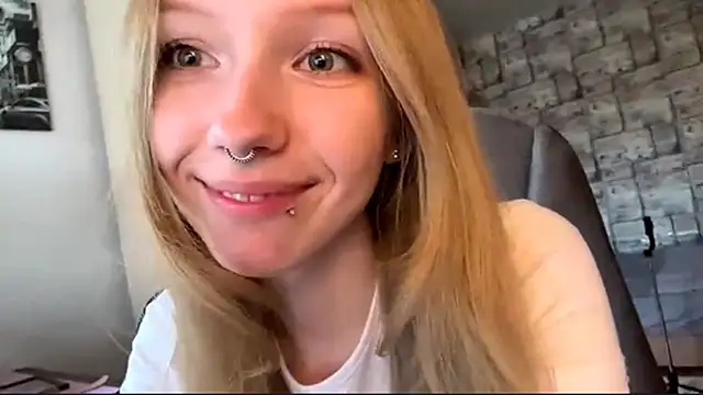 Snapshot of BivalentFalloff chatting on June 27, 5:12 am BivalentFalloff online show from June 27, 5:12 am