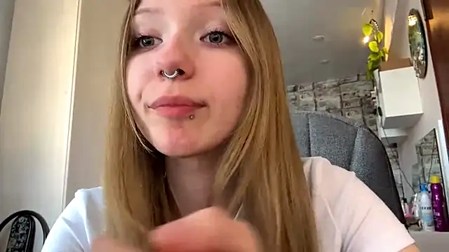 Snapshot of BivalentFalloff chatting on June 29, 5:03 am BivalentFalloff online show from June 29, 5:03 am