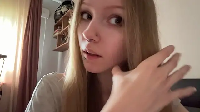 Snapshot of BivalentFalloff chatting on August 1, 7:18 am BivalentFalloff online show from August 1, 7:18 am