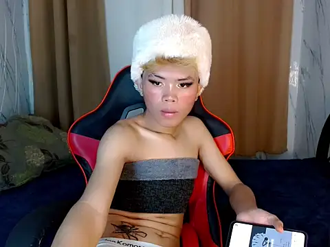Snapshot of forthydoll chatting on July 15, 2:28 am forthydoll online show from July 15, 2:28 am