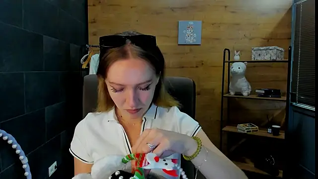 Snapshot of LisaaJackson chatting on July 1, 12:18 pm LisaaJackson online show from July 1, 12:18 pm