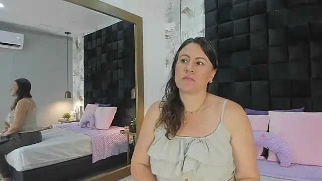 CharlotteG  online show from July 5, 1:29 pm