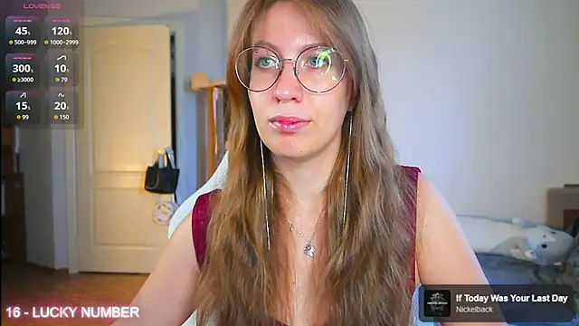 Snapshot of ms_allison__ chatting on July 21, 9:44 am ms allison online show from July 21, 9:44 am