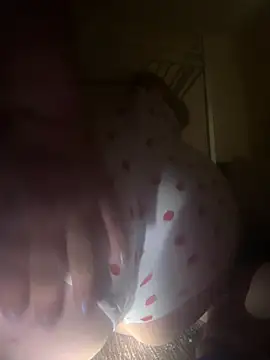 Snapshot of hisgoodgurl10 chatting on July 6, 1:08 pm hisgoodgurl10 online show from July 6, 1:08 pm