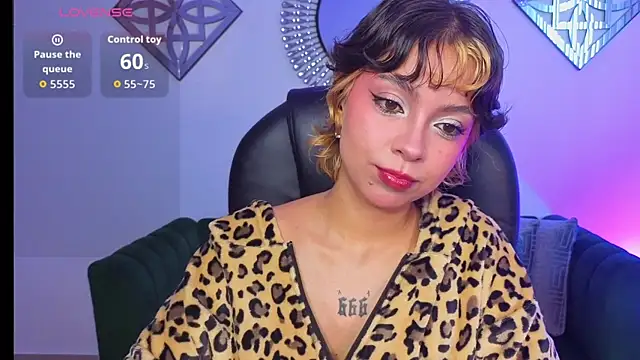 Honeyy Taylor online show from July 14, 2:12 pm