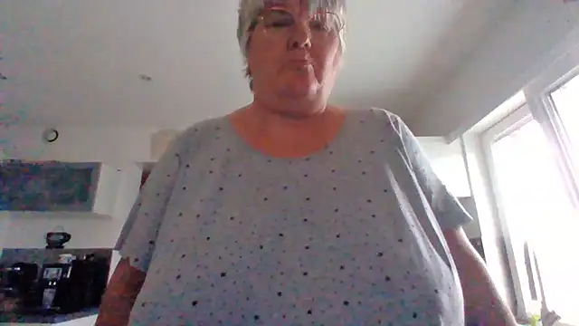 Snapshot of coquinesensuel chatting on June 23, 7:50 am coquinesensuel online show from June 23, 7:50 am