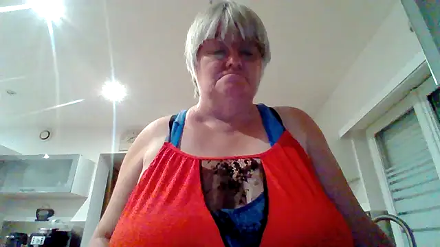 Snapshot of coquinesensuel chatting on June 25, 8:13 pm coquinesensuel online show from June 25, 8:13 pm