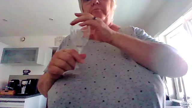Snapshot of coquinesensuel chatting on July 12, 8:16 am coquinesensuel online show from July 12, 8:16 am