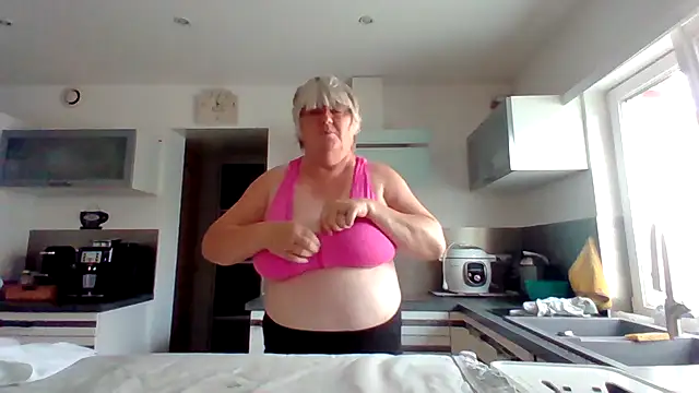 Snapshot of coquinesensuel chatting on July 20, 10:50 am coquinesensuel online show from July 20, 10:50 am