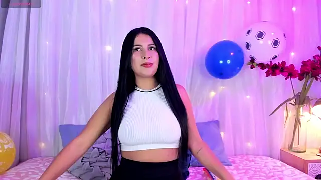 Snapshot of danaee_shy chatting on June 17, 9:27 pm danaee shy online show from June 17, 9:27 pm