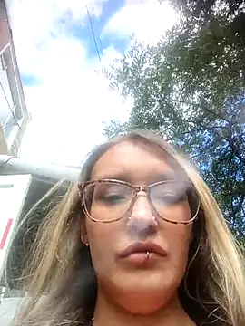 Snapshot of karla-giraldo1 chatting on July 25, 7:55 pm karla-giraldo1 online show from July 25, 7:55 pm
