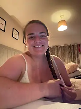 Snapshot of Bustygem_ chatting on July 1, 9:47 pm Bustygem online show from July 1, 9:47 pm