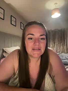 Snapshot of Bustygem_ chatting on July 25, 11:35 pm Bustygem online show from July 25, 11:35 pm