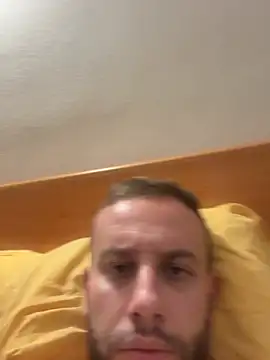 Snapshot of tittolone98 chatting on August 10, 1:42 am tittolone98 online show from August 10, 1:42 am