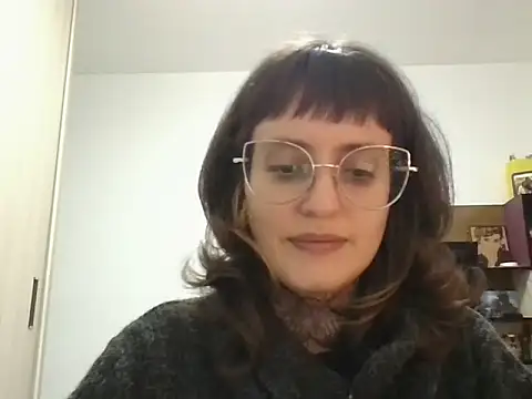 Snapshot of cathyfire chatting on June 18, 6:35 am cathyfire online show from June 18, 6:35 am