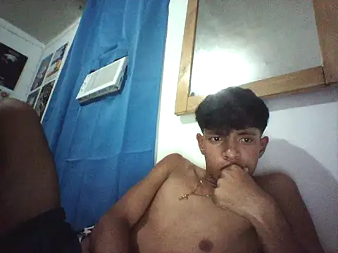 Snapshot of josuevnll chatting on June 18, 6:35 am josuevnll online show from June 18, 6:35 am