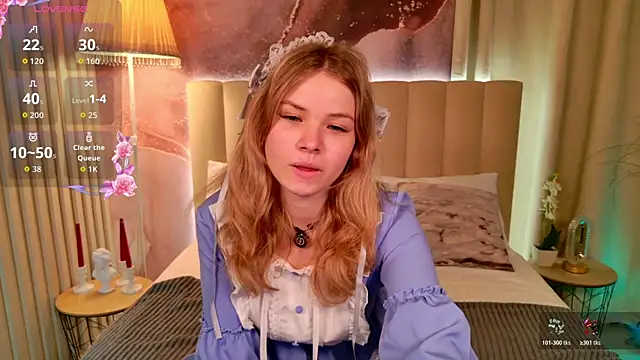 Snapshot of ChloeWells chatting on June 20, 3:31 am ChloeWells online show from June 20, 3:31 am