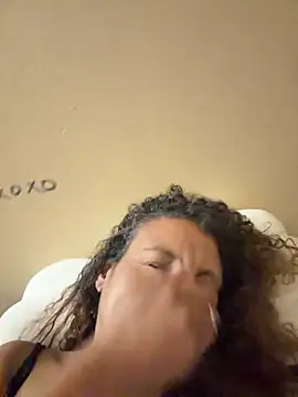 Snapshot of phatpussy4u69 chatting on June 18, 11:47 am phatpussy4u69 online show from June 18, 11:47 am