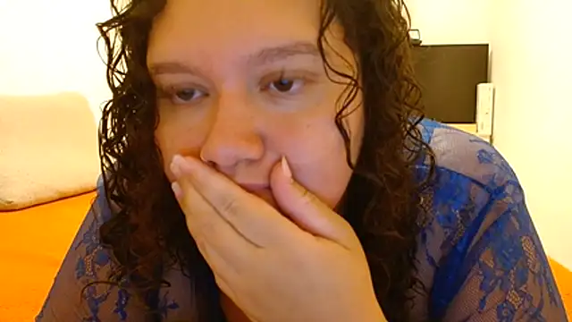 HeidiSanabria online show from July 14, 12:02 am