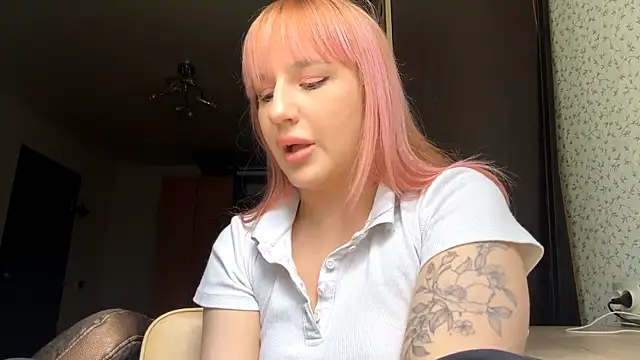 Snapshot of ZadaSnyder chatting on June 19, 7:12 am ZadaSnyder online show from June 19, 7:12 am