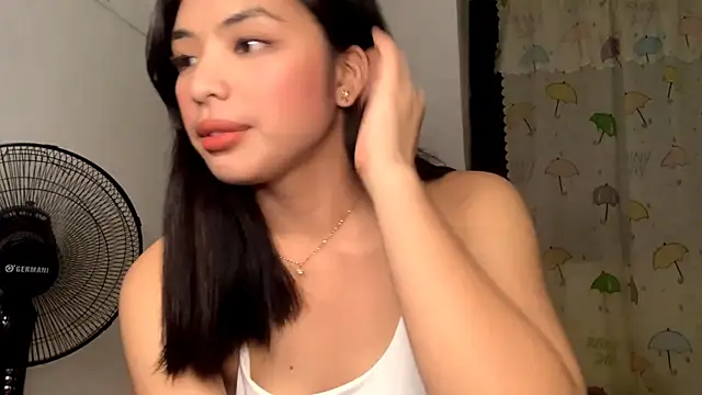 Snapshot of Hazelanne chatting on July 25, 1:52 pm Hazelanne online show from July 25, 1:52 pm