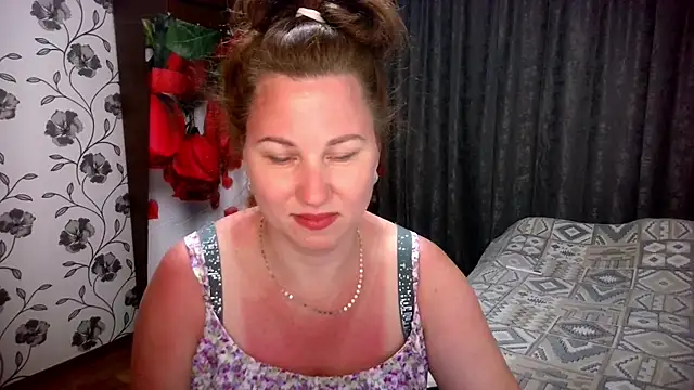 Snapshot of MirandaSummer2 chatting on July 4, 8:04 pm MirandaSummer2 online show from July 4, 8:04 pm