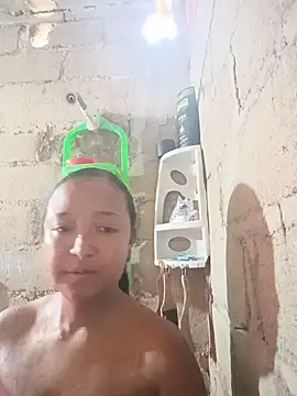 Snapshot of HeLiSa69ebony chatting on June 20, 4:21 pm HeLiSa69ebony online show from June 20, 4:21 pm
