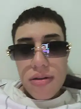 Snapshot of Thiagoo_Vega chatting on July 7, 4:15 am Thiagoo Vega online show from July 7, 4:15 am