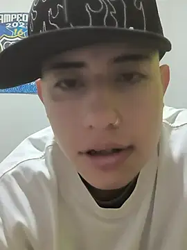 Snapshot of Thiagoo_Vega chatting on July 29, 11:14 pm Thiagoo Vega online show from July 29, 11:14 pm