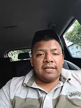 Snapshot of miguel990106 chatting on June 18, 11:20 pm miguel990106 online show from June 18, 11:20 pm