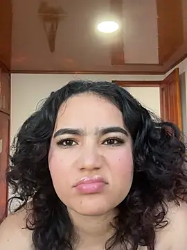 Snapshot of 05susy chatting on June 20, 10:01 pm 05susy online show from June 20, 10:01 pm