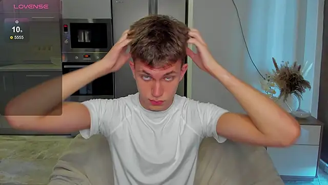 m0neyken online show from August 7, 2:02 am