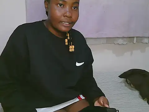 Snapshot of queen_banice chatting on July 23, 9:24 pm queen banice online show from July 23, 9:24 pm