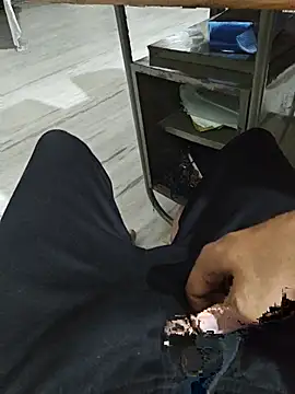 Snapshot of Sh17aan chatting on July 12, 5:04 pm Sh17aan online show from July 12, 5:04 pm