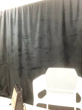 Kivelle28 online show from July 24, 3:32 pm