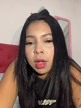 Snapshot of Emilygomez_19 chatting on June 21, 4:48 am Emilygomez 19 online show from June 21, 4:48 am